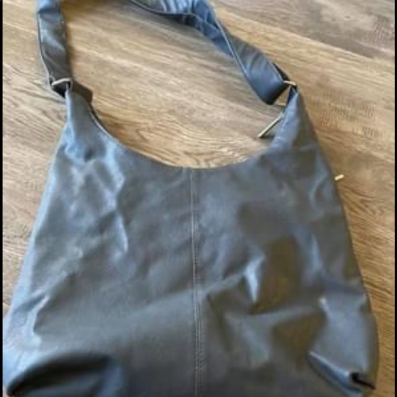 Purse - Picture 1 of 3